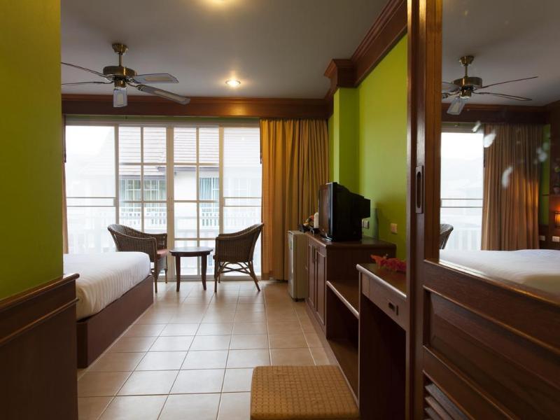Chaba Kata Beach Hotel Exterior photo